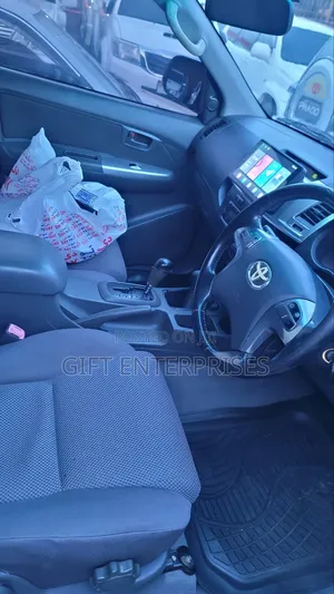 Toyota Hilux 2015 White