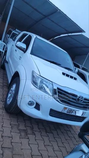 Toyota Hilux 2015 White