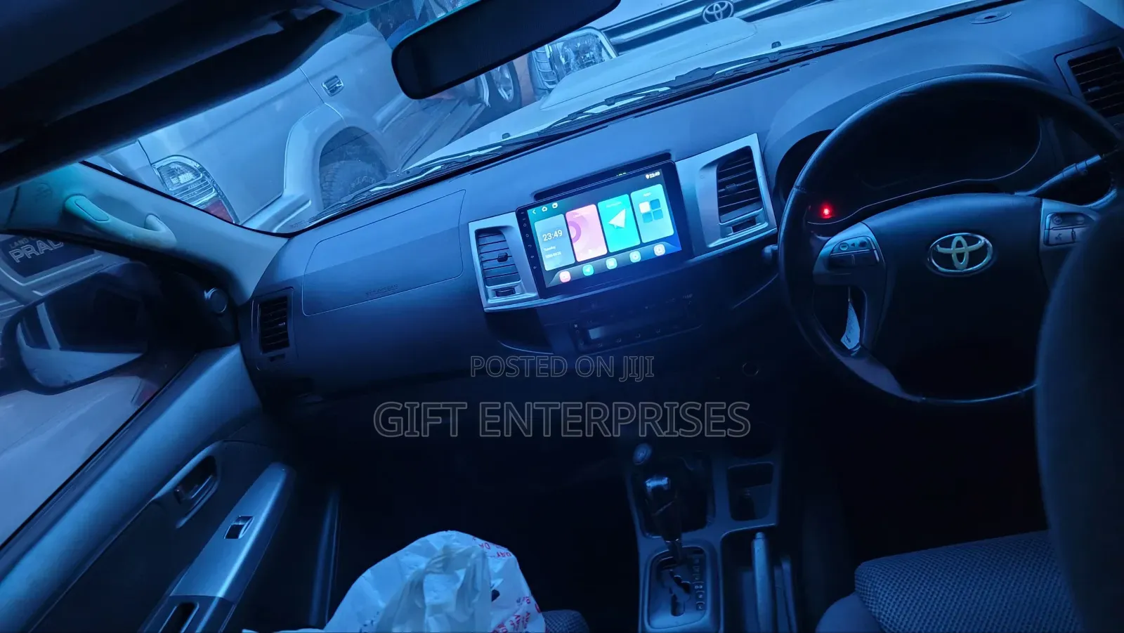Toyota Hilux 2015 White