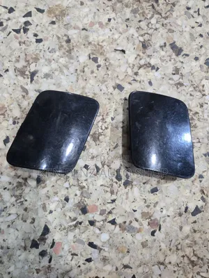 Rav4 2008 Bumper Cover / Tow Hook