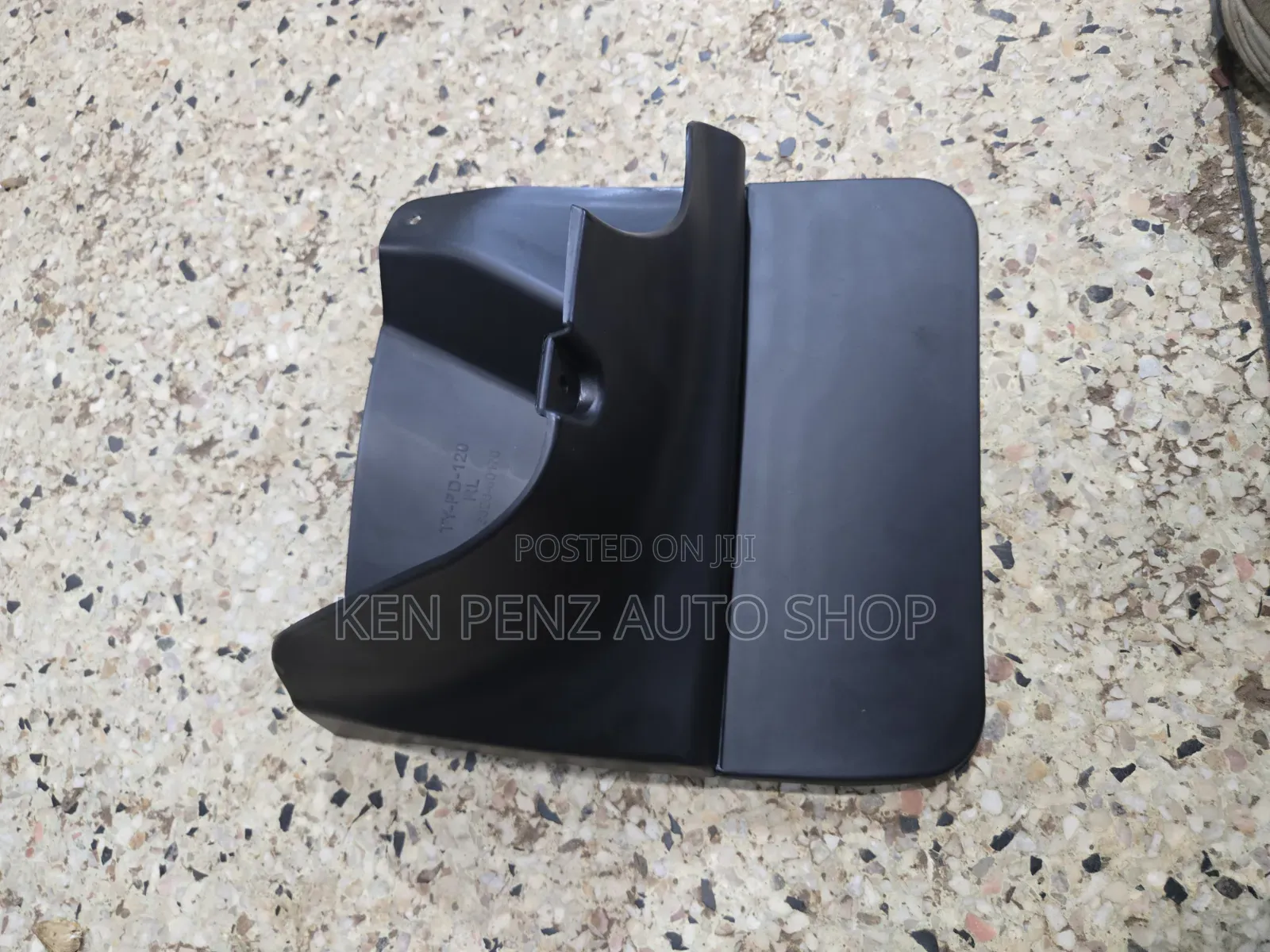 Landcruiser Lc120 Ronaldo Rear Mudflap