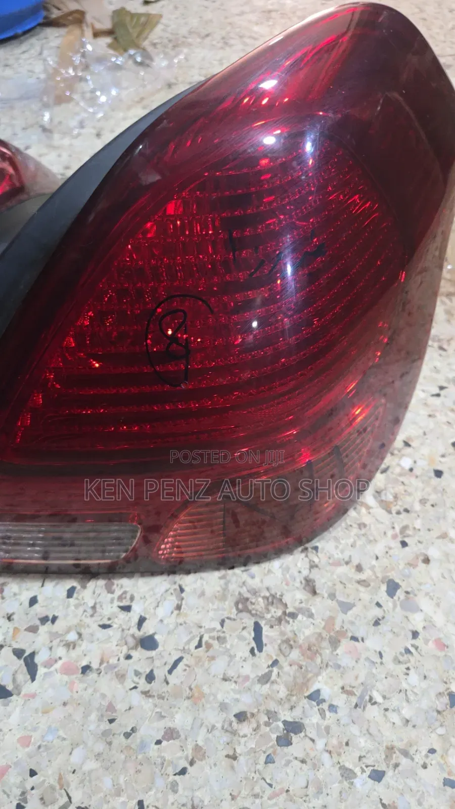 Toyota Verosa 2001 - 2003 Taillamp