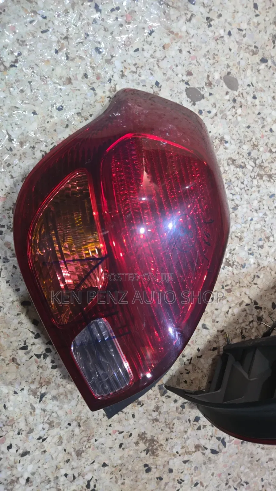 Toyota Verosa 2001 - 2003 Taillamp