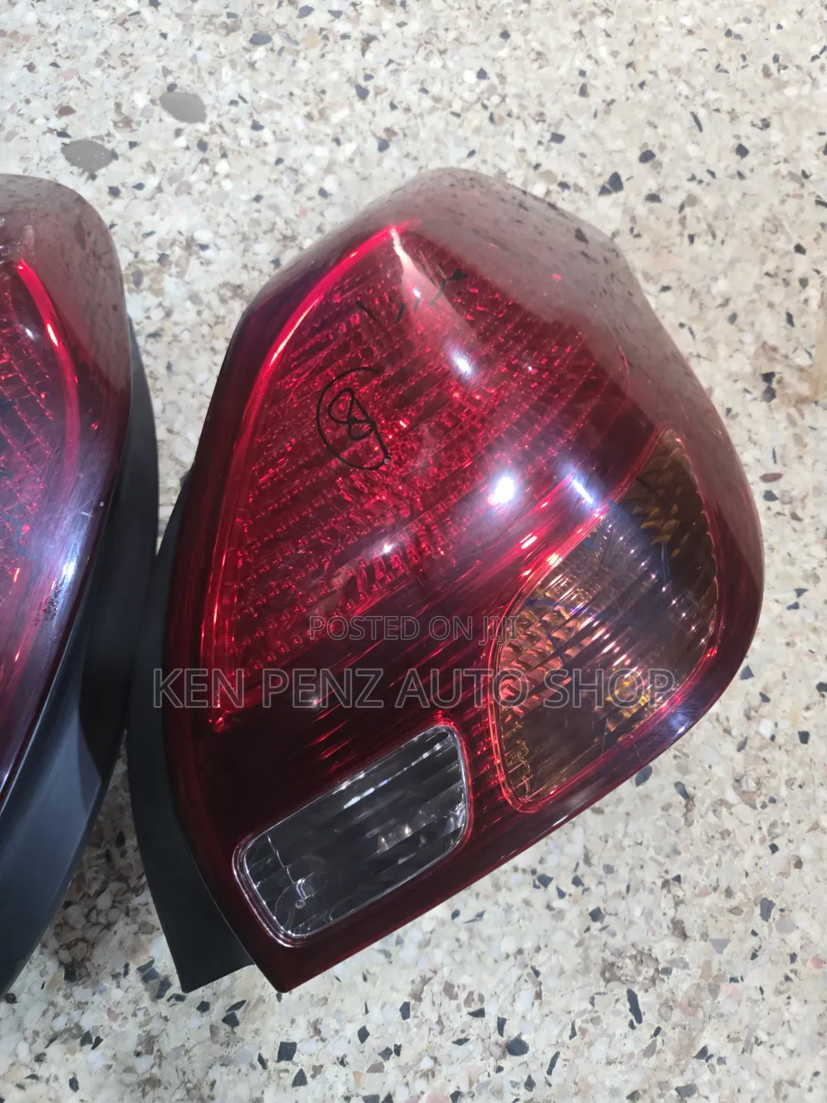 Toyota Verosa 2001 - 2003 Taillamp