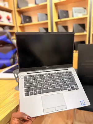 Laptop Dell Latitude 7400 8GB Intel Core i5 SSHD (Hybrid) 256GB