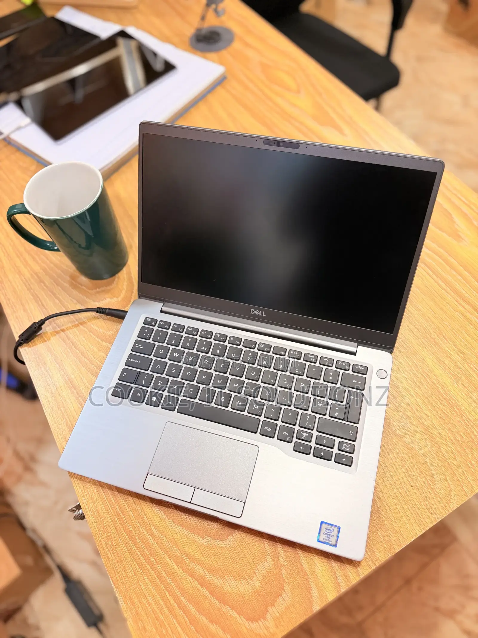 Laptop Dell Latitude 7400 8GB Intel Core i5 SSHD (Hybrid) 256GB