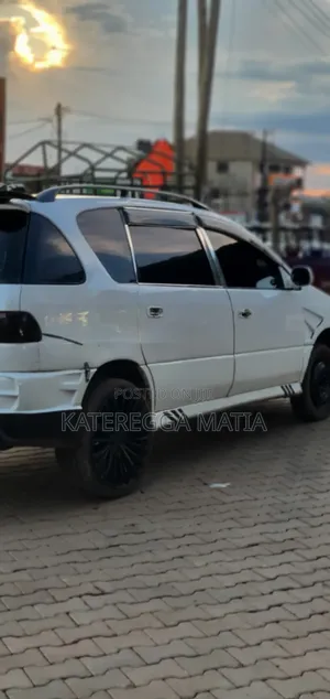 Toyota Ipsum 1999 White