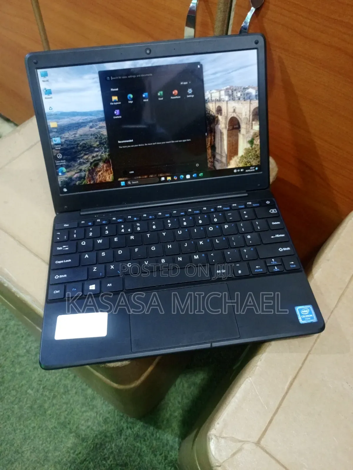 Laptop 4GB Intel Celeron SSD 60GB