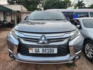 Mitsubishi Pajero Sport 2018 Gray