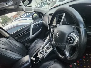 Mitsubishi Pajero Sport 2018 Gray