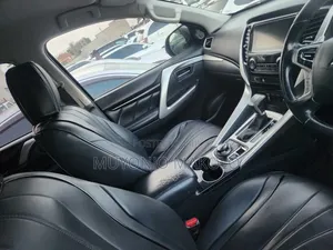 Mitsubishi Pajero Sport 2018 Gray