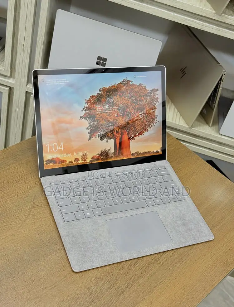 New Laptop Microsoft Surface Laptop 3 8GB Intel Core i5 SSD 256GB