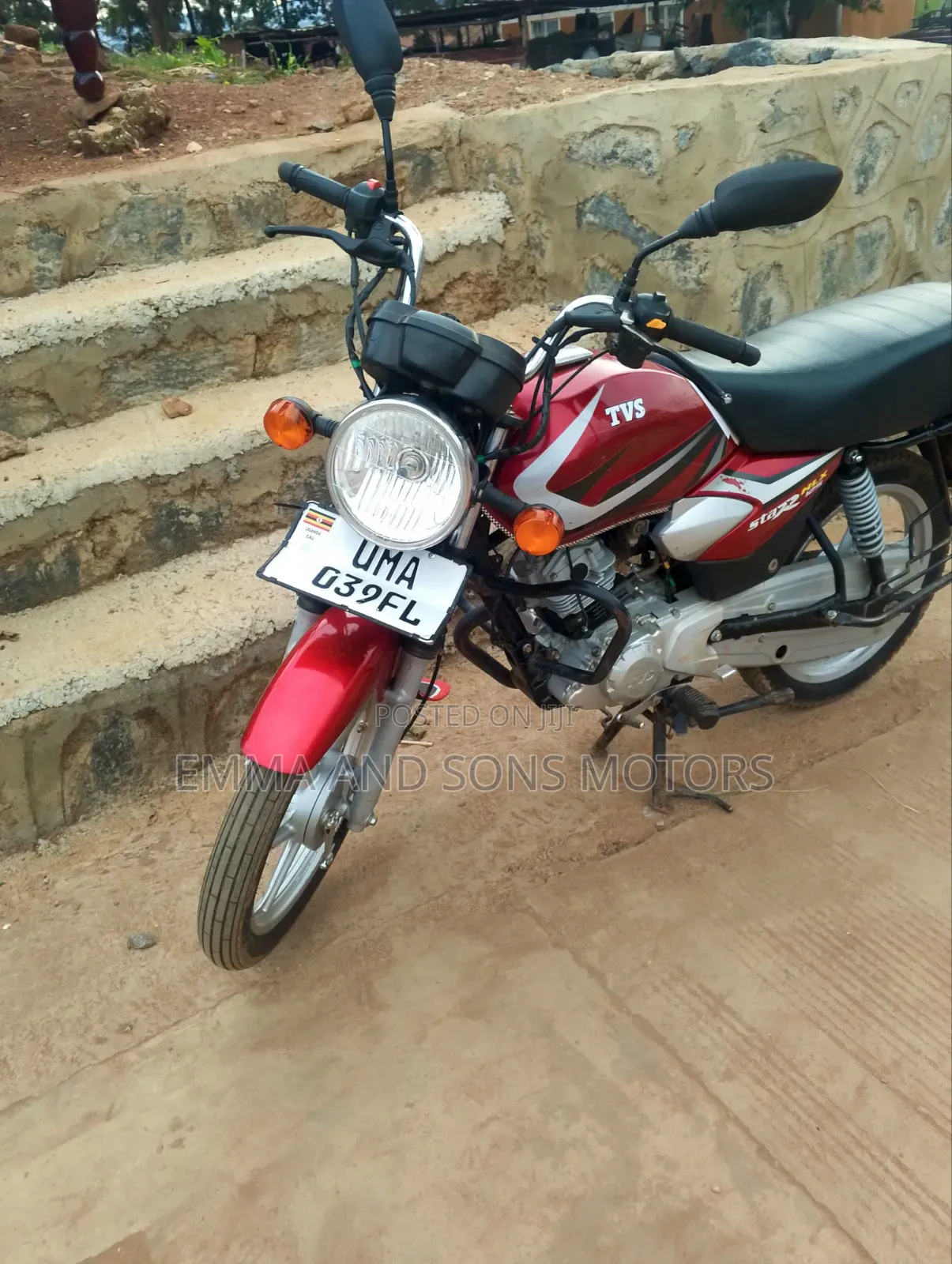 TVS HLX 125 2025 Red