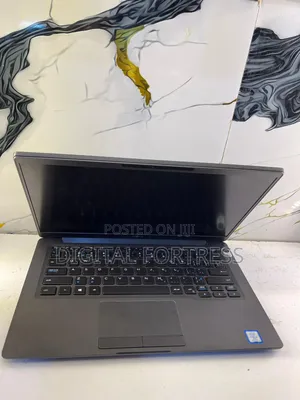 Laptop Dell Latitude 7400 8GB Intel Core i5 SSD 256GB