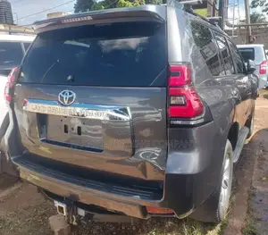 Toyota Land Cruiser Prado 2022 Gray