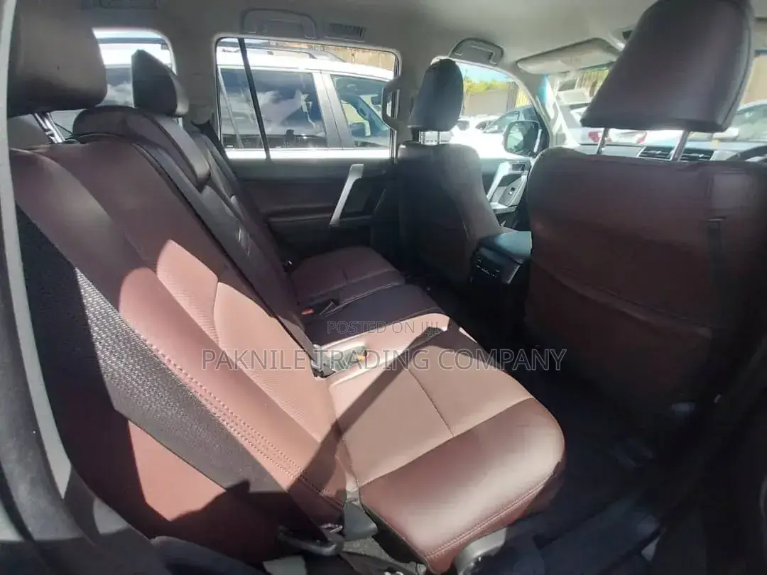 Toyota Land Cruiser Prado 2022 Gray