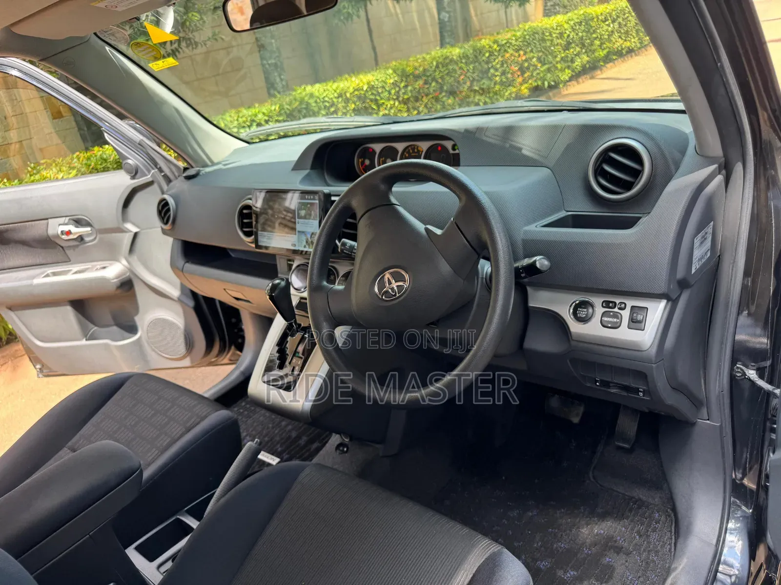 Toyota Corolla Rumion Hatchback 1.8 AWD 2012 Black