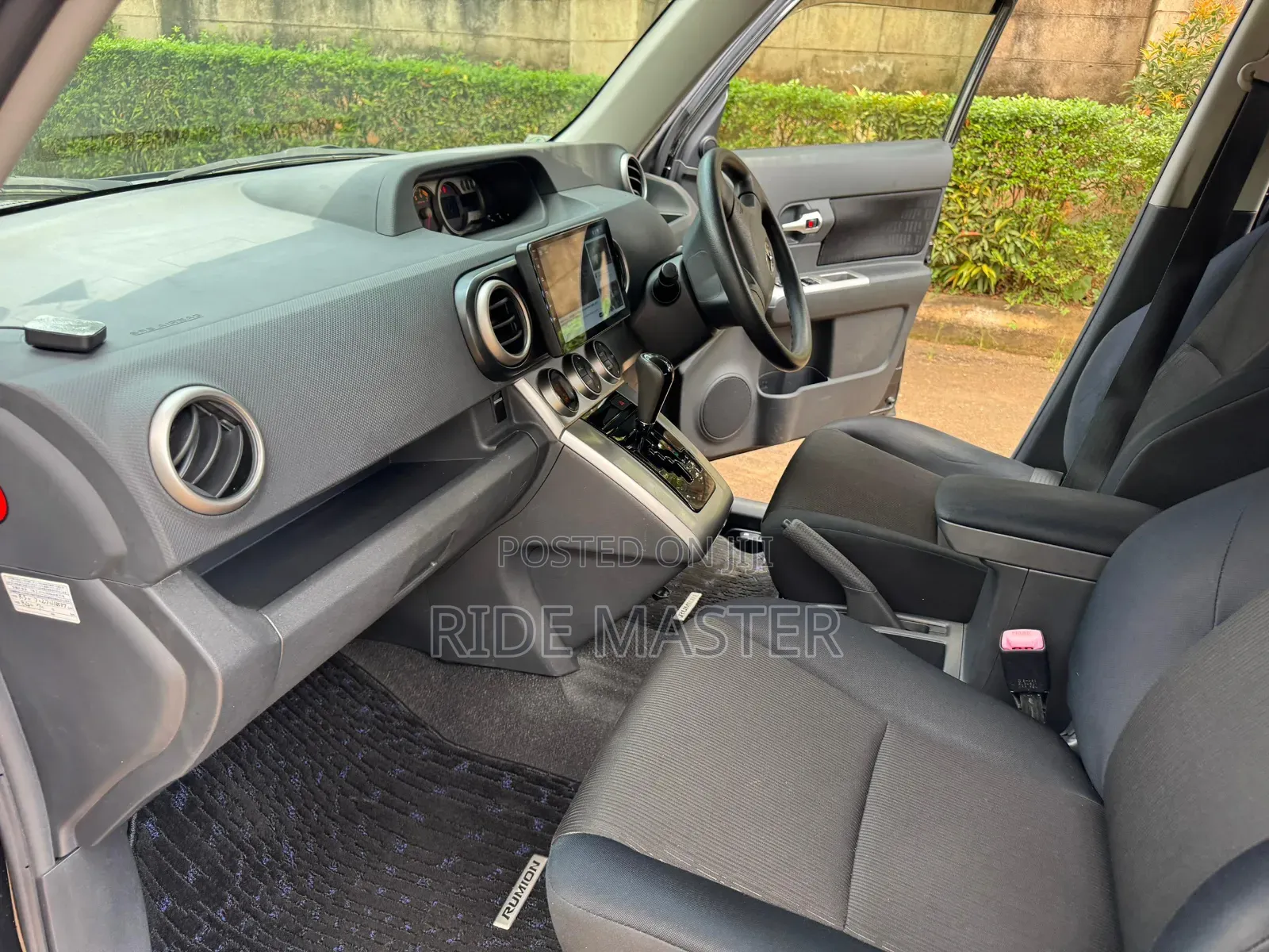 Toyota Corolla Rumion Hatchback 1.8 AWD 2012 Black