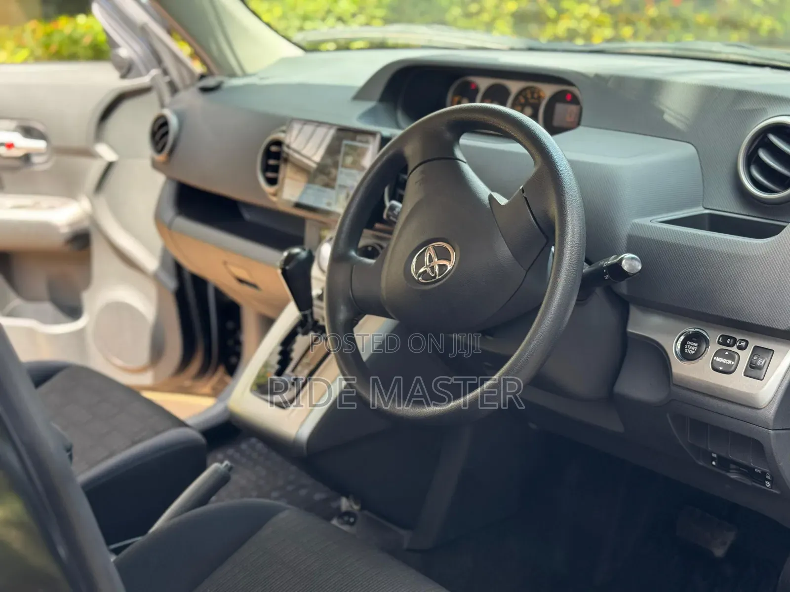 Toyota Corolla Rumion Hatchback 1.8 AWD 2012 Black