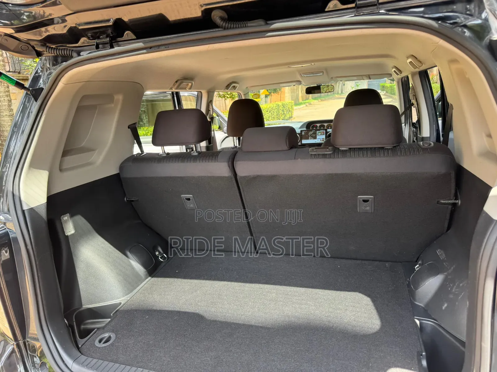 Toyota Corolla Rumion Hatchback 1.8 AWD 2012 Black
