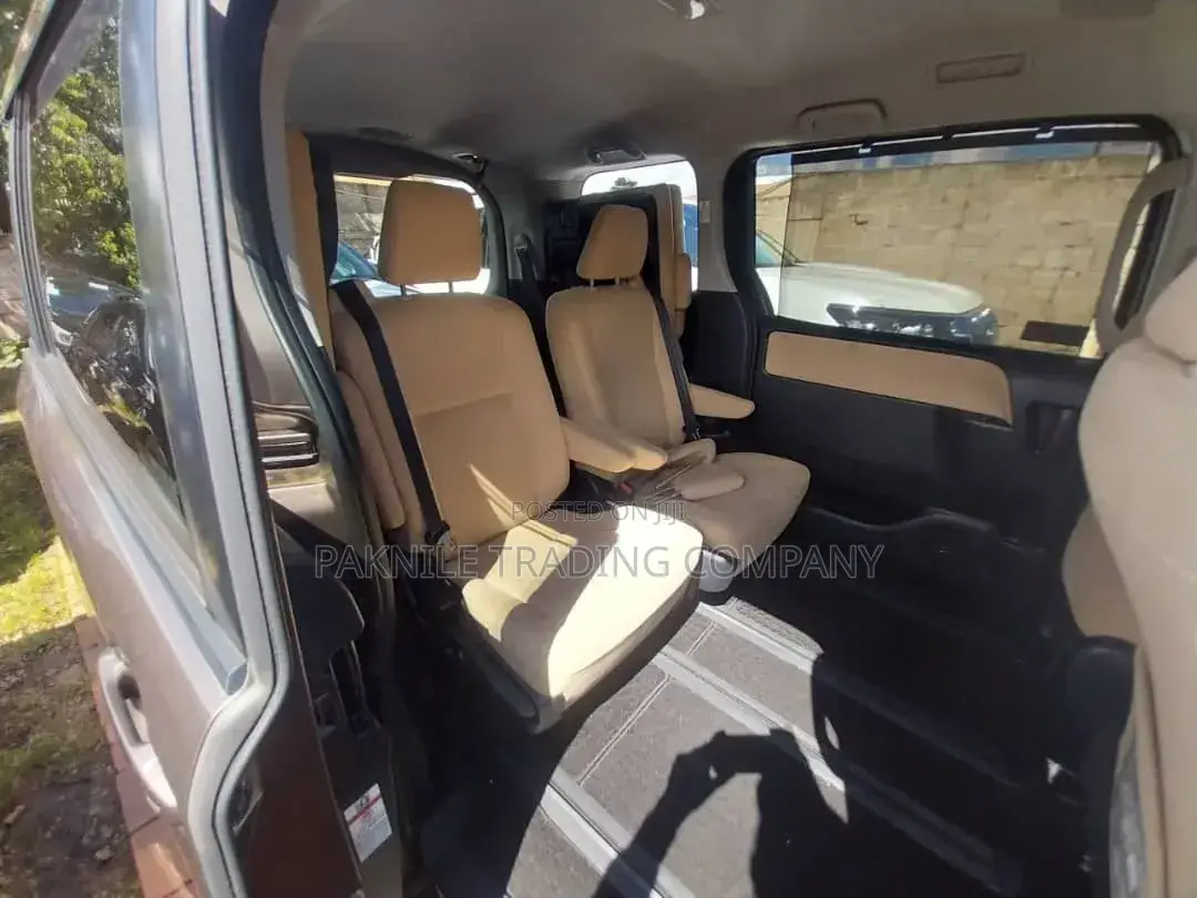 Toyota Noah 2014 Brown