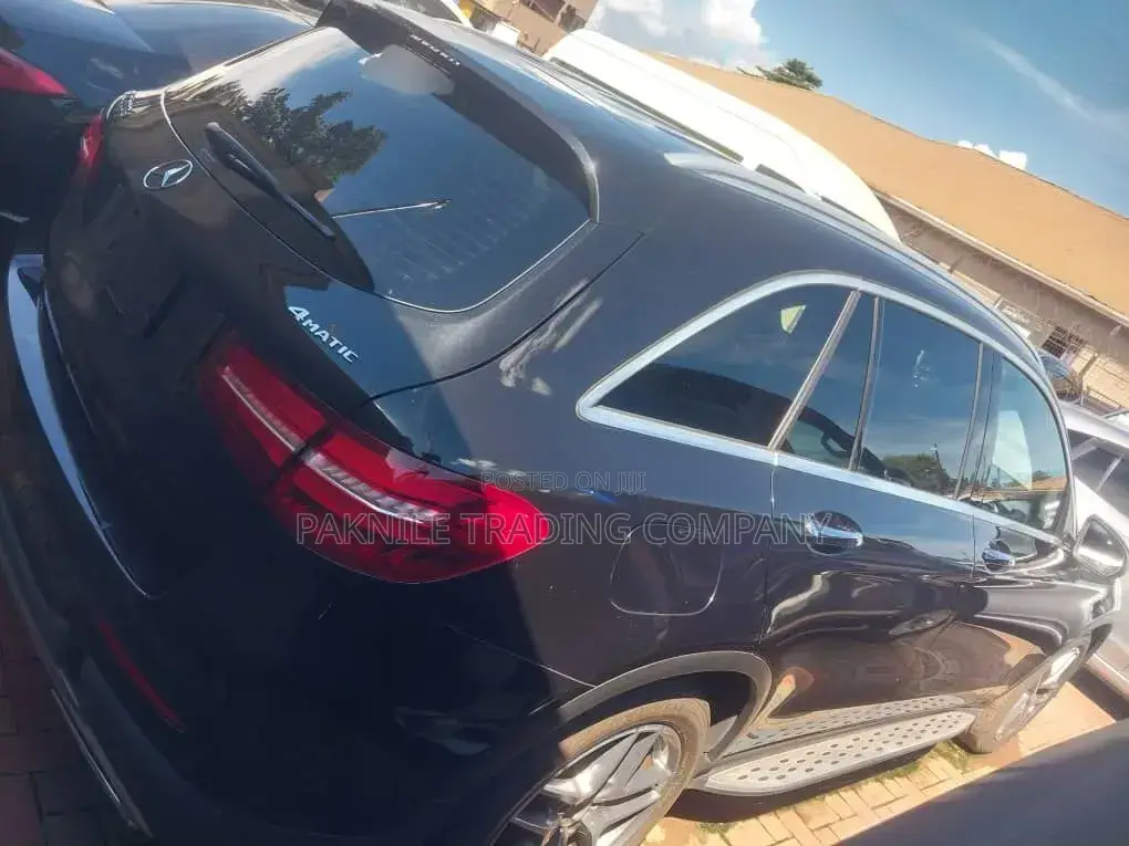 Mercedes-Benz 220 2018 Black