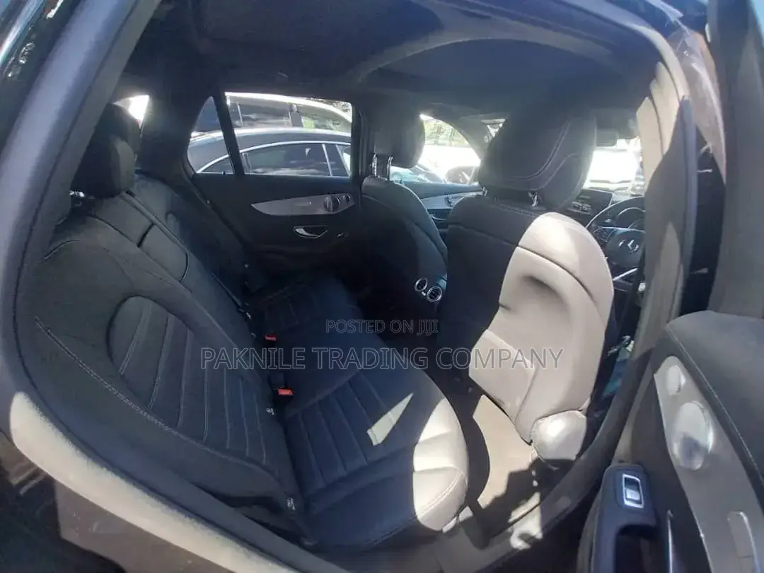 Mercedes-Benz 220 2018 Black