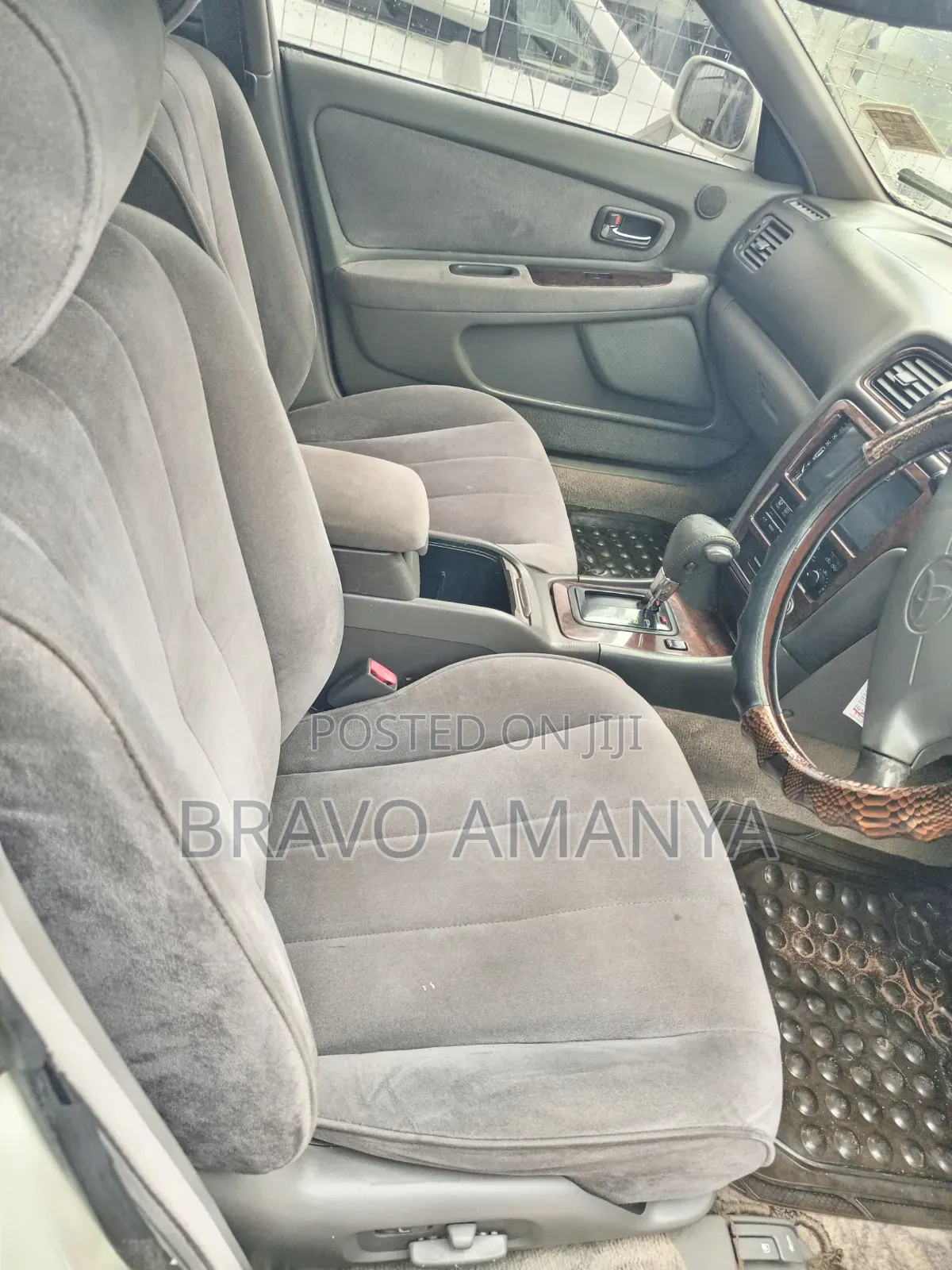 Toyota Mark II 2000 White