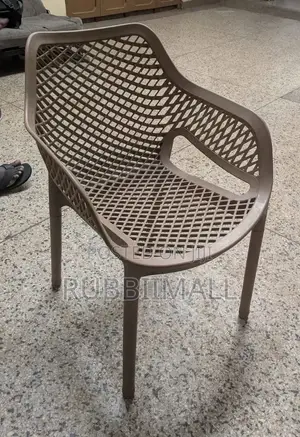 Armed Chair Egye