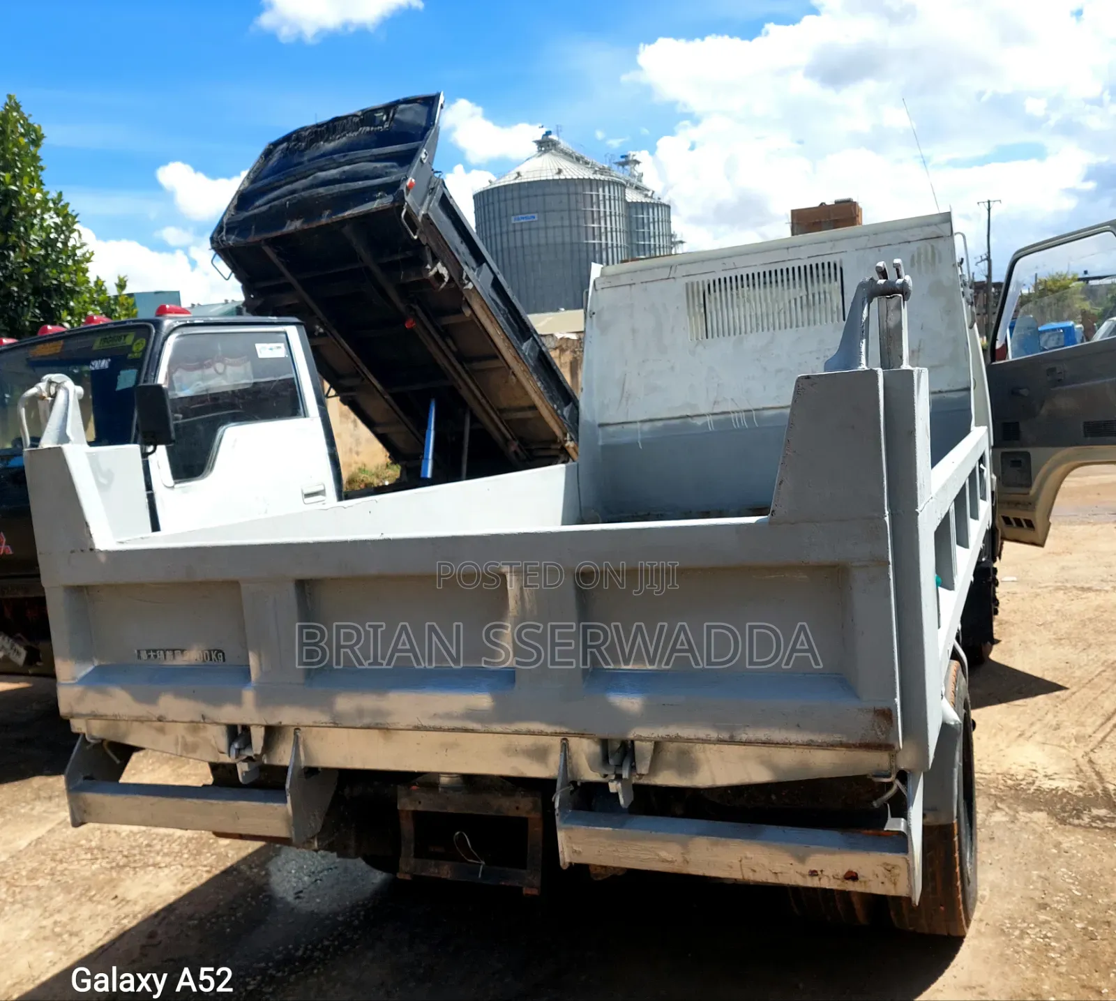 Isuzu Elf Dump Truck