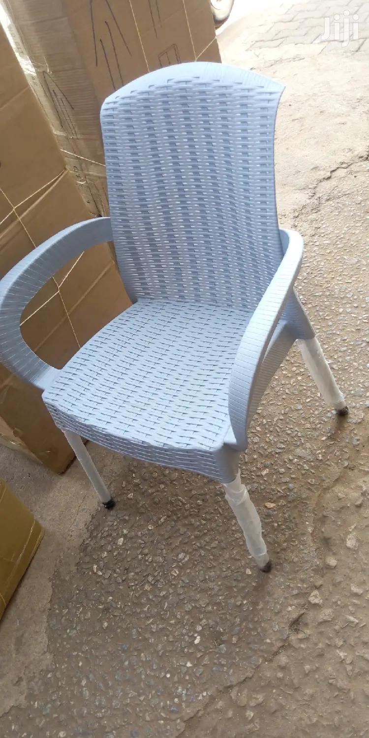 Plastic Restourant Chair