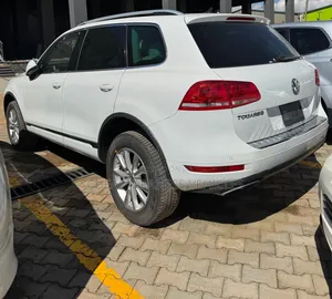 Volkswagen Touareg V6 Sport 2013 White