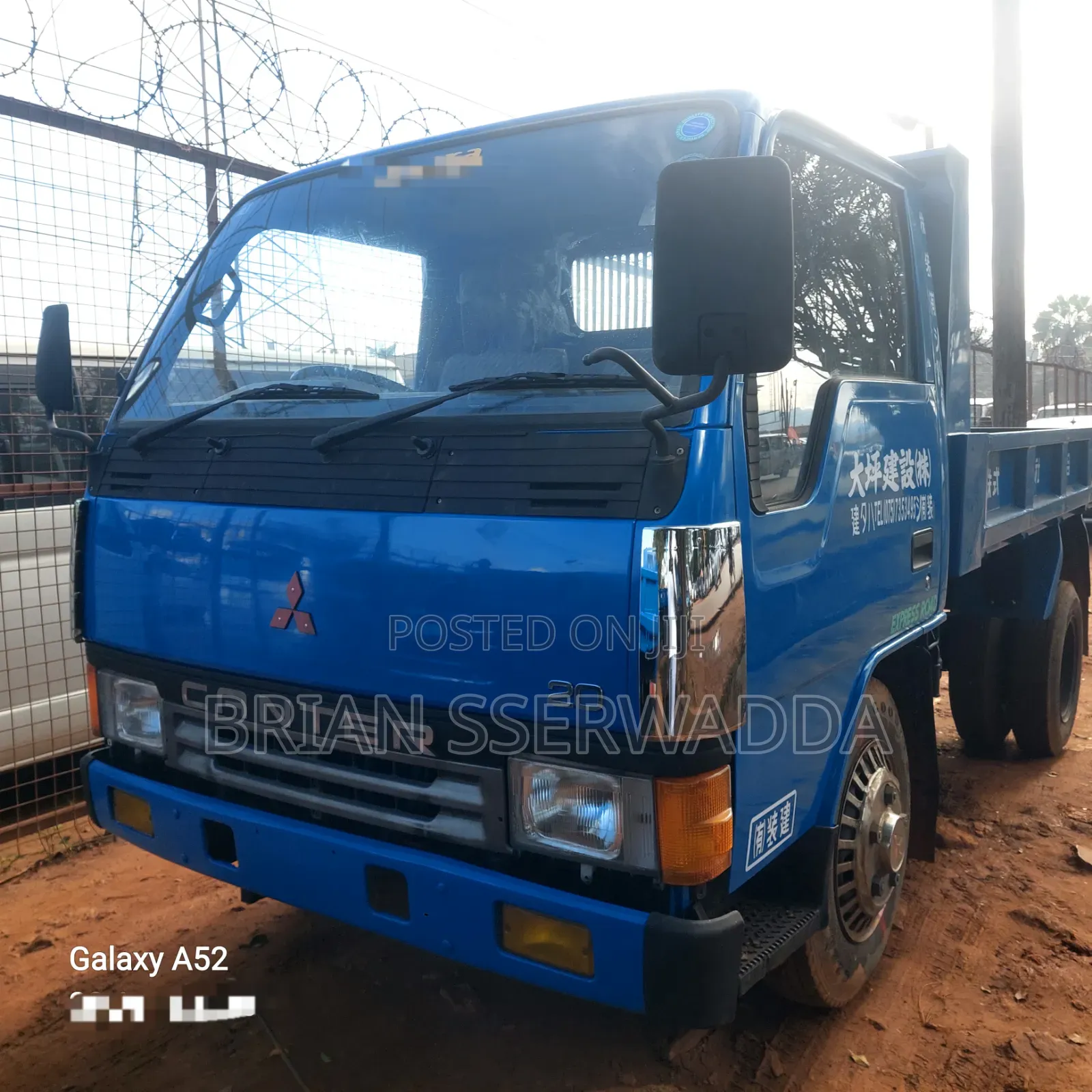 Mitsubishi Canter 1990 Blue