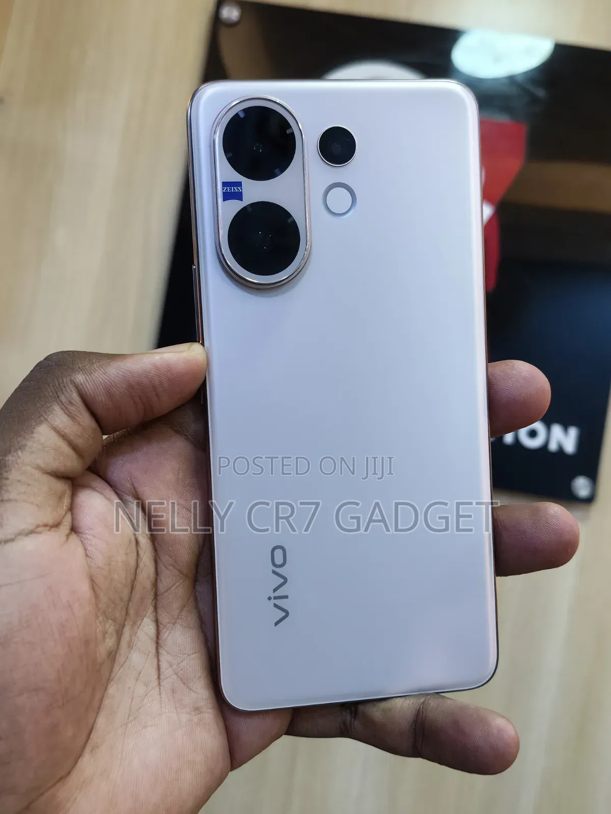 Vivo V60 256 GB Gold