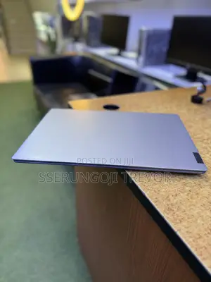 Laptop Lenovo Ideapad 3 8GB Intel Core i7 HDD+SSD 1T