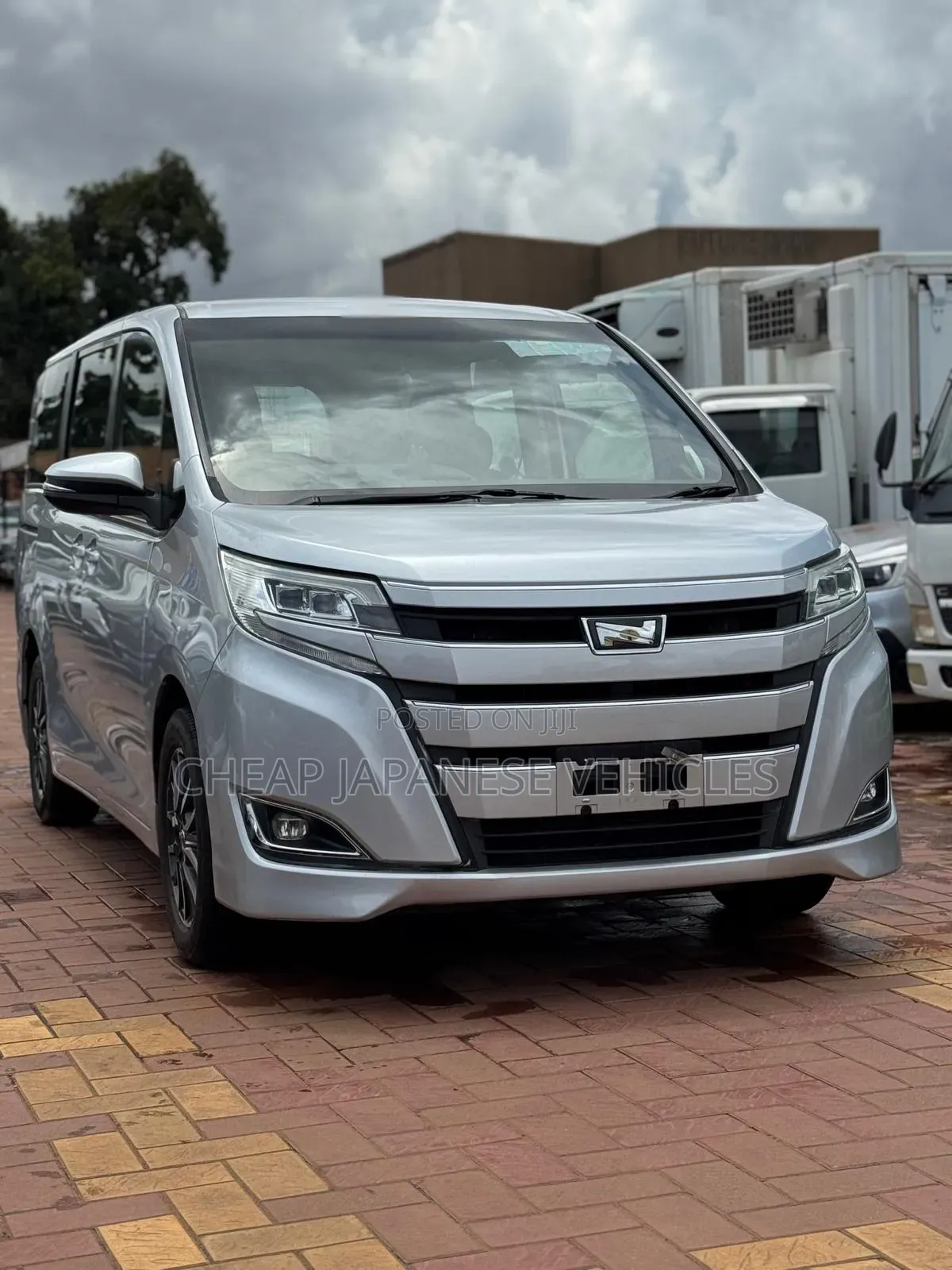Toyota Noah 2.0 FWD (8 Seater) 2017 Silver