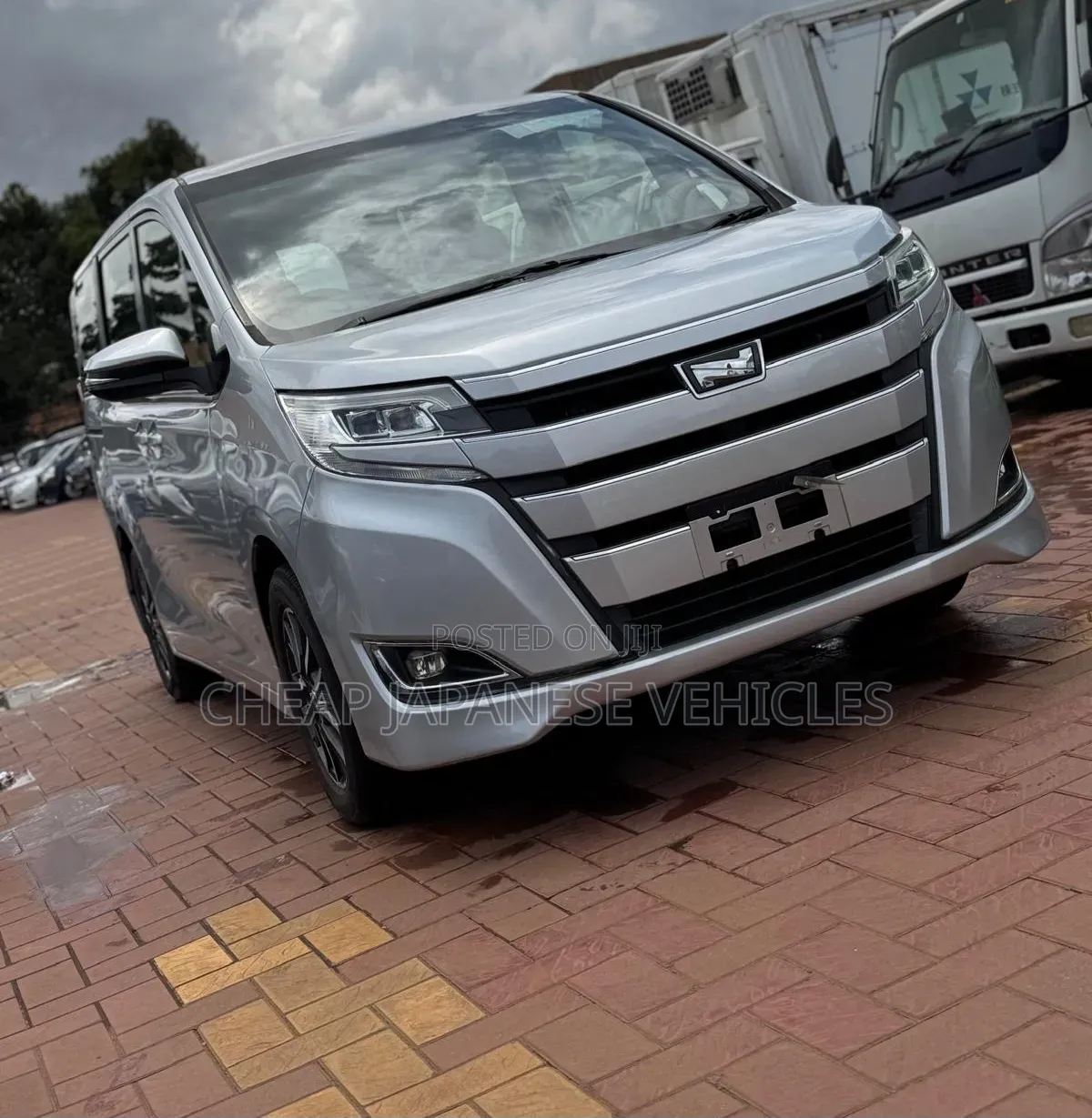 Toyota Noah 2.0 FWD (8 Seater) 2017 Silver