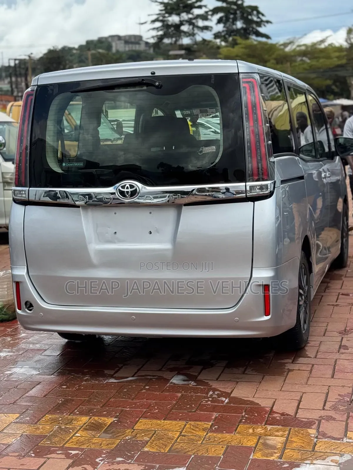 Toyota Noah 2.0 FWD (8 Seater) 2017 Silver