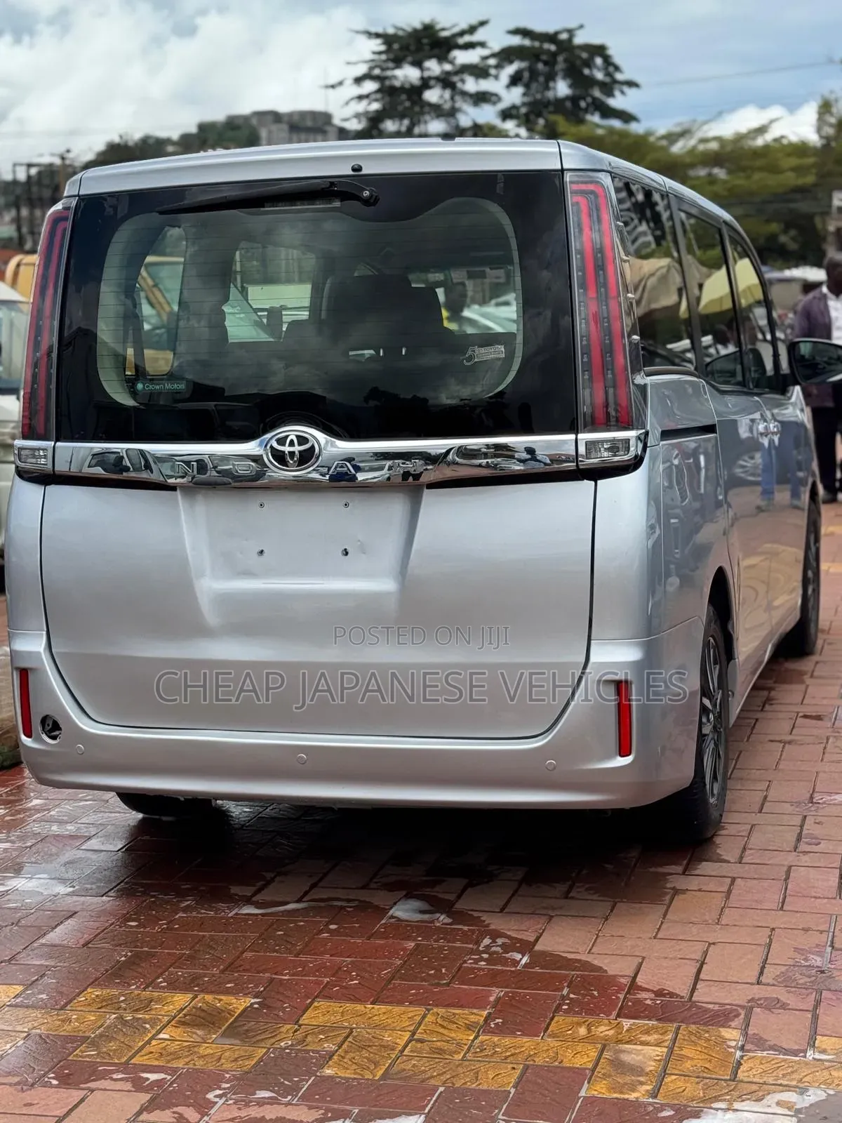 Toyota Noah 2.0 FWD (8 Seater) 2017 Silver
