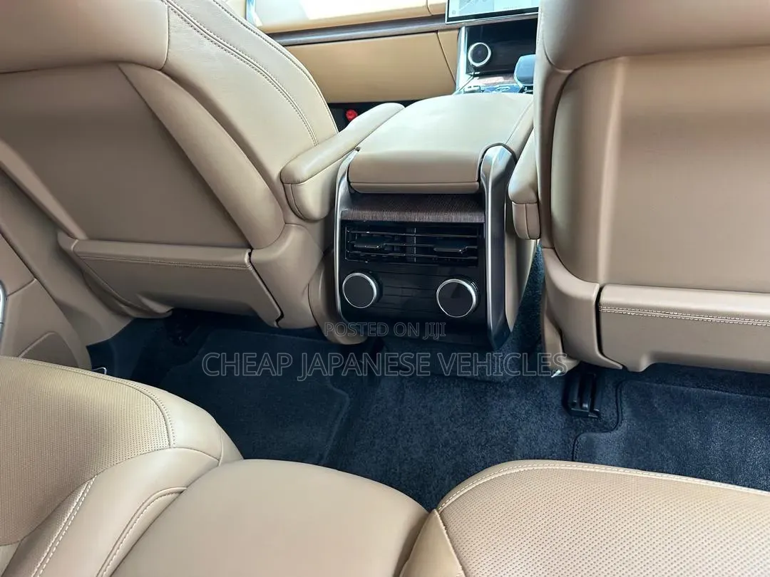 Land Rover Range Rover Vogue 2024 Beige