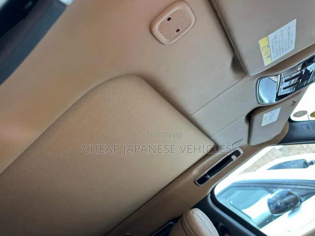 Land Rover Range Rover Vogue 2024 Beige