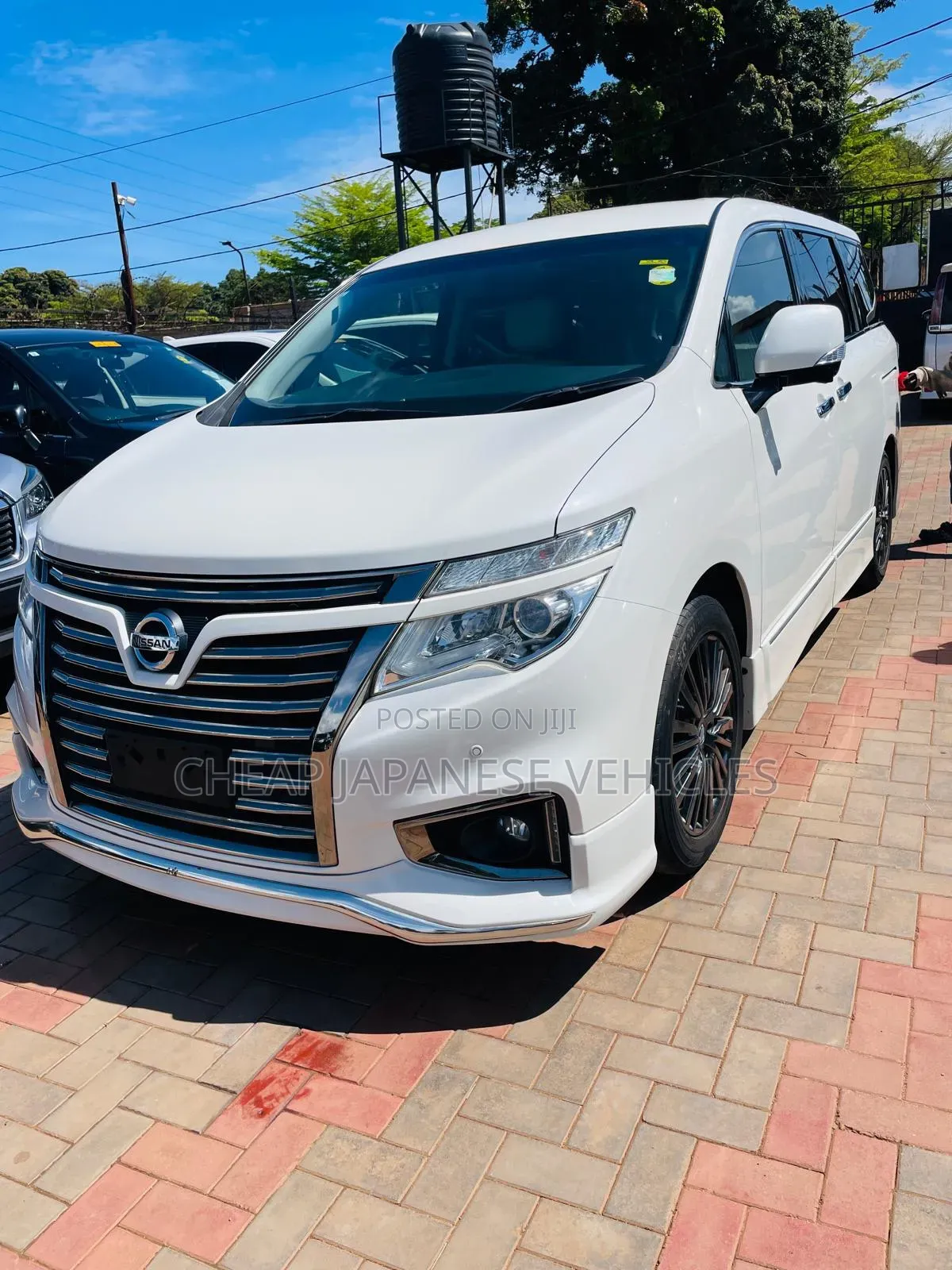 Nissan Grand 2017 White