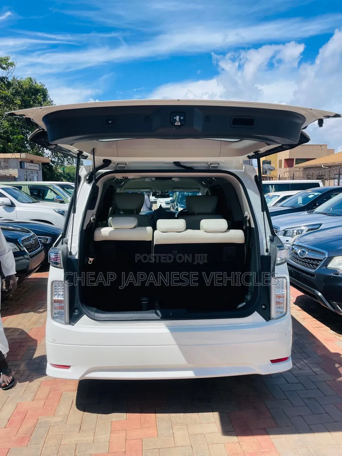 Nissan Grand 2017 White