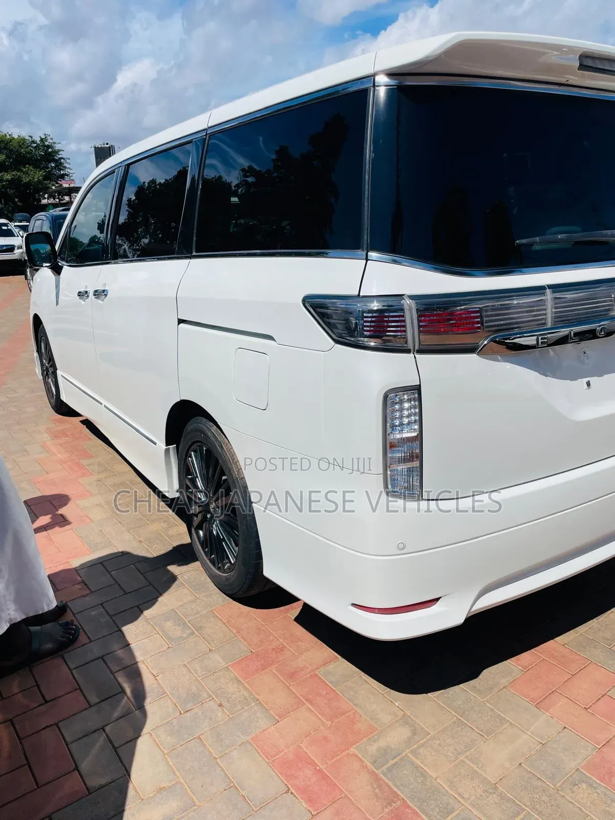 Nissan Grand 2017 White