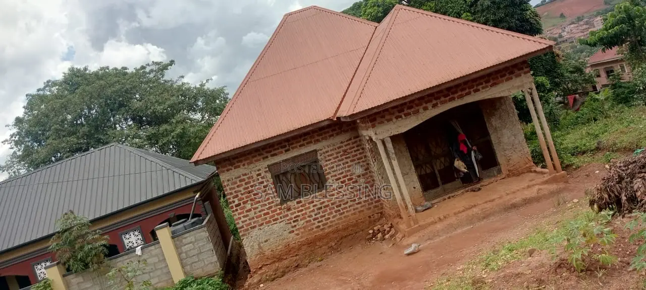 3bdrm House in Kireka Setema Road, Central Division for sale