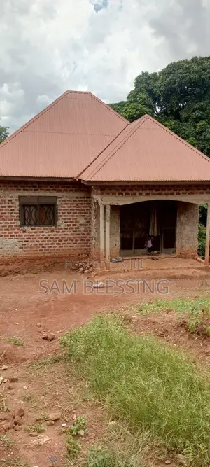 3bdrm House in Kireka Setema Road, Central Division for sale
