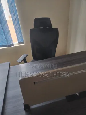 Office Table and Office Finitures