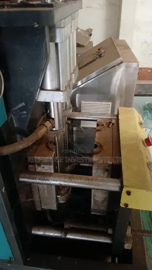 Pet Blow Forming Machine