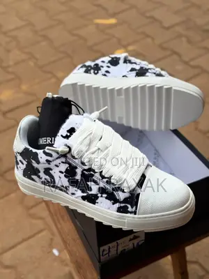 Pigment Black Model of Numeris Atelier Sneakers