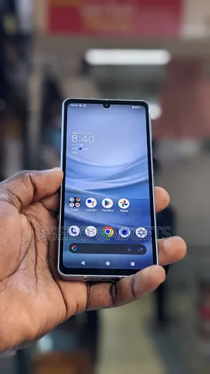 Sharp Aquos sense7 128 GB Purple